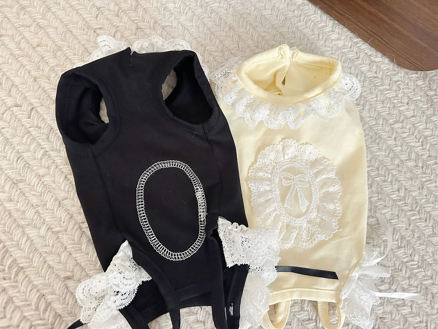 Koszulka dla psa w stylu vinta – Lace Trim Cami recenzja i cena